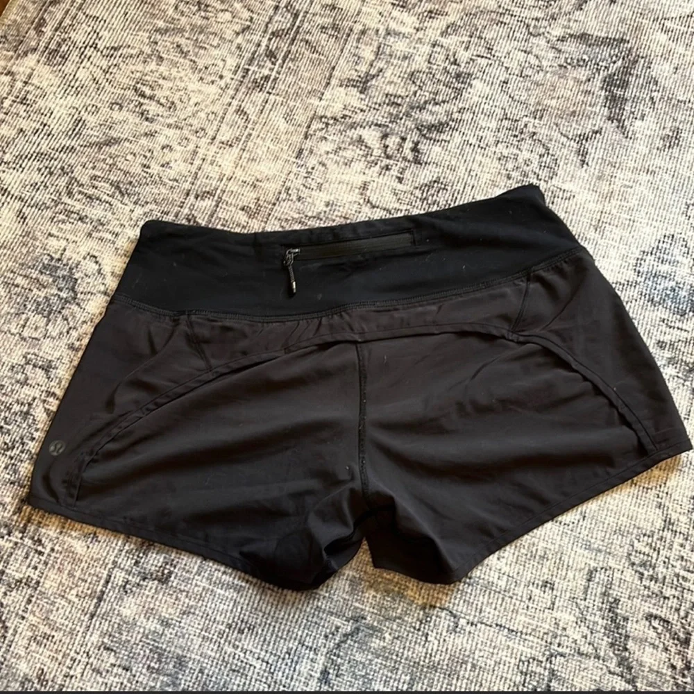 Lululemon - Picture 1 of 4